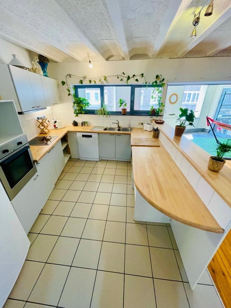 Down Town Oasis-Spacious Loft With Private Parking Bruxelas Exterior foto